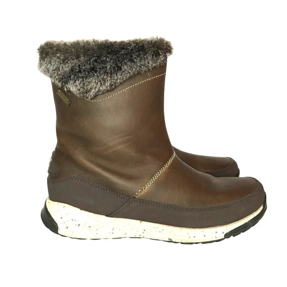Chaco Womens Waterproof Brown Winter Boots Size 8 Faux Fur Trim - Picture 1 of 12
